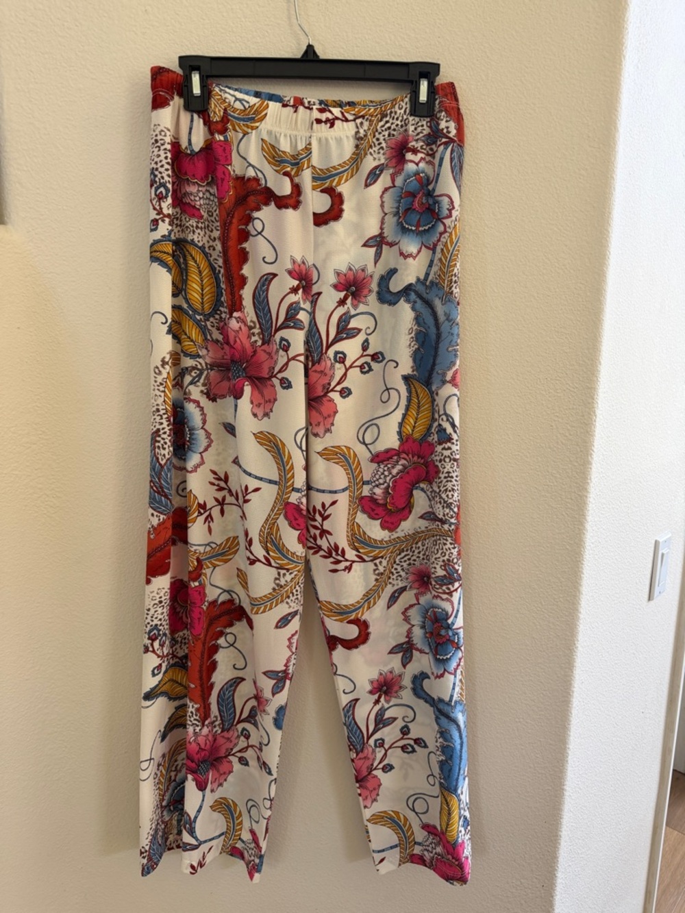 The Pyramid Collection Floral Wide-Leg Pants in Cream, Pink & Blue